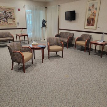 Sierra Nevada Diagnostic Center - Diagnostic imaging waiting room - Diagnostic Services Near Me - Grass Valley, California Sierra Nevada Diagnostic Center - Diagnostic imaging waiting room - Diagnostic Services Near Me - Grass Valley, California