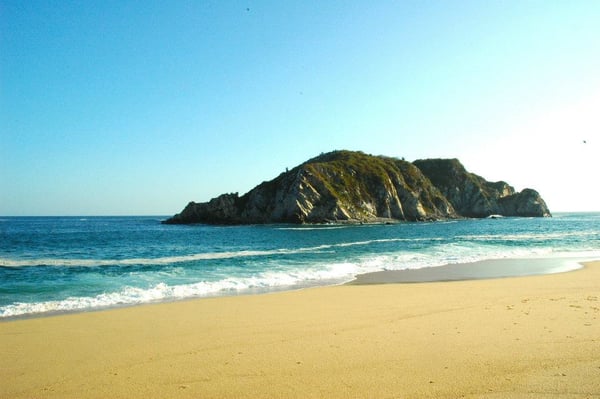 Bahia De Cacaluta by null