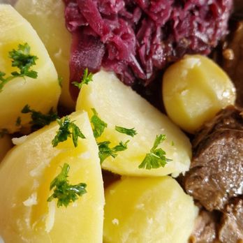 Futterkrippe - Salzkartoffeln und Rotkohl - Food Stands Near Me - Weinheim, BW