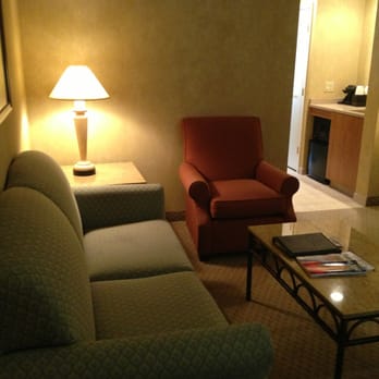 Embassy Suites by Hilton Philadelphia Valley Forge - Living area - Hotels Near Me - Wayne, Pennsylvania