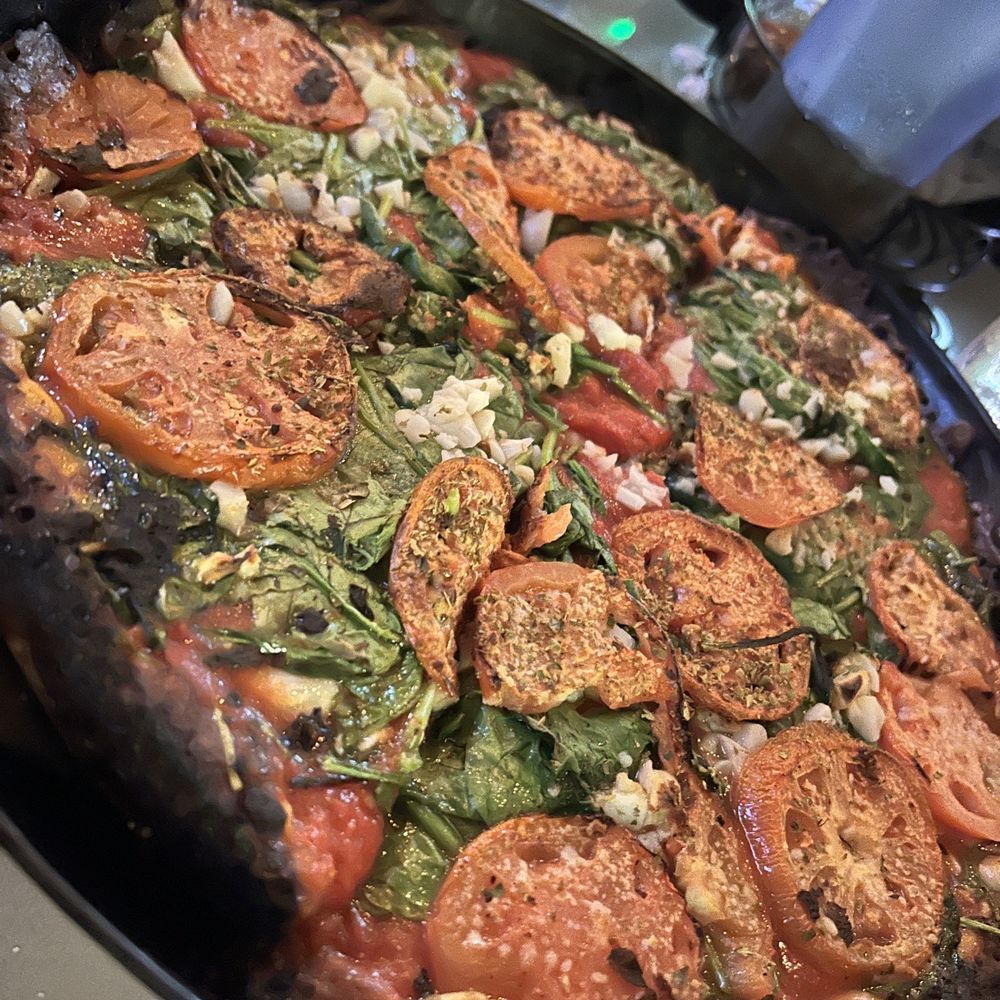 Tomato, spinach and garlic