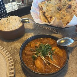 Shrimp Calcutta delicious w/ garlic naan - perfection Shrimp Calcutta delicious w/ garlic naan - perfection