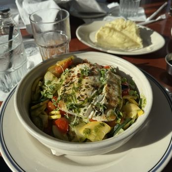 Harbor House - Seafood Near Me - Milwaukee, Wisconsin