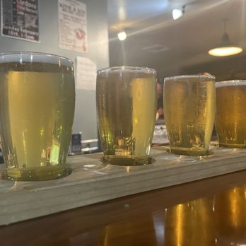 Claimstake Brewing - Taster board of Step One, Whoom-Lay, Strata, Ain't Getting Any Younger. - Breweries Near Me - Rancho Cordova, California Claimstake Brewing - Taster board of Step One, Whoom-Lay, Strata, Ain't Getting Any Younger. - Breweries Near Me - Rancho Cordova, California