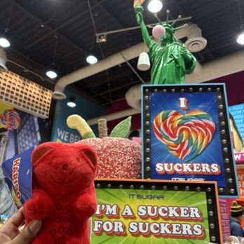 it'sugar - Inside - Candy Stores Near Me - New York, New York