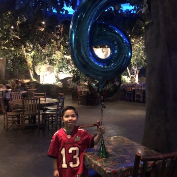Rainforest Cafe - Great places to celebrate a child's birthday - American Near Me - Ontario, California