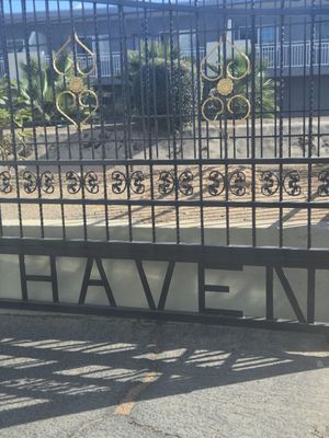 Hart’s Haven Used Bookstore by null