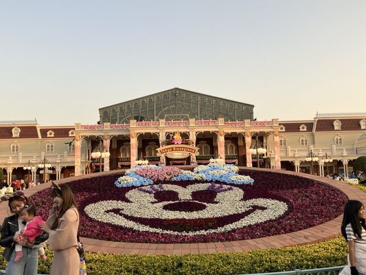 Tokyo Disney Resort by null