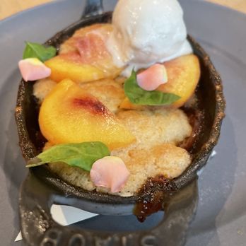Henrietta Red - Vegan peach cobbler - New American Near Me - Nashville, Tennessee
