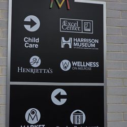 Melrose Plaza - Some of the establishments that compose Melrose Plaza.