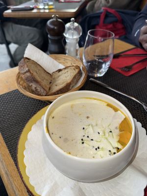 Le Fer à Cheval by null