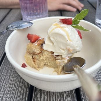 Sparrow - Banana bread pudding - New American Near Me - Kirkland, Washington