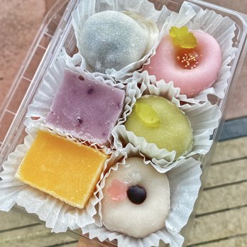 Fugetsu-Do - Candy Stores Near Me - Los Angeles, California Fugetsu-Do - Candy Stores Near Me - Los Angeles, California