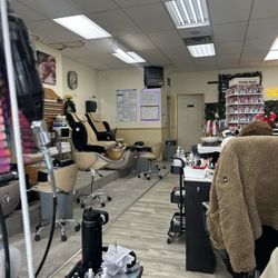 MOJITO Nail Bar - Pedi stations