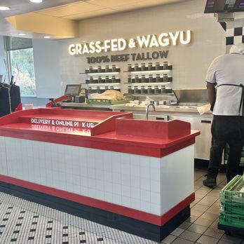 Steak ’n Shake - Pick up counter - American Near Me - Sunrise, Florida
