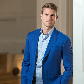 BALANI Custom Suits Houston - Blue Blazer with Red Contrasting Lapel Buttonhole - Balani Custom Clothiers - Men's Clothing Near Me - Houston, Texas BALANI Custom Suits Houston - Blue Blazer with Red Contrasting Lapel Buttonhole - Balani Custom Clothiers - Men's Clothing Near Me - Houston, Texas