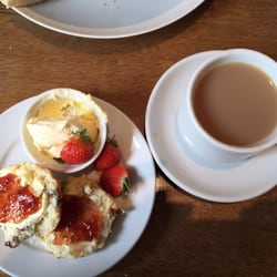 Thames Riviera Hotel & Blue River Cafe