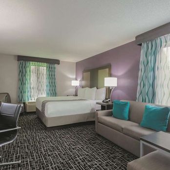 La Quinta by Wyndham Covington - Guest room - Hotels Near Me - Covington, Georgia