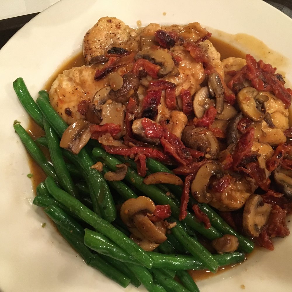 Louie's Pizza - Chicken al la Casa with string beans - Italian Near Me - Elmhurst, New York Louie's Pizza - Chicken al la Casa with string beans - Italian Near Me - Elmhurst, New York