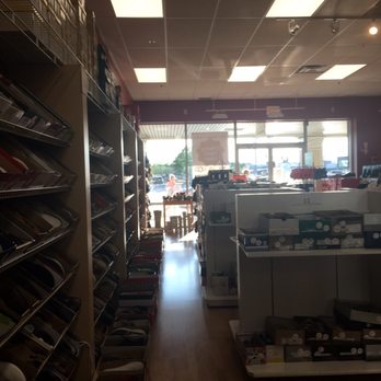 Shoe Market Outlet - Shoe Stores Near Me - Hingham, Massachusetts
