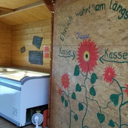 Hof Hochgenuss - Selbstbedienung am Eistresen mit Vertrauenskasse