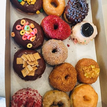 Donut Parlor - Chocolate chip, captain crunch, red velvet, fruit loops, Oreo, Cinnamon Toast Crunch - Donuts Near Me - Tempe, Arizona