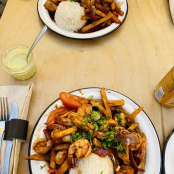 Casa Chaskis - Pollo saltado and camaron saltado - Peruvian Near Me - Long Beach, California Casa Chaskis - Pollo saltado and camaron saltado - Peruvian Near Me - Long Beach, California