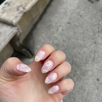 Luxe Nails & Spa - Nail Salons Near Me - Brooklyn, New York