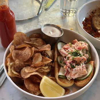 Jeffrey's Grocery - Lobster Roll - Seafood Near Me - New York, New York Jeffrey's Grocery - Lobster Roll - Seafood Near Me - New York, New York
