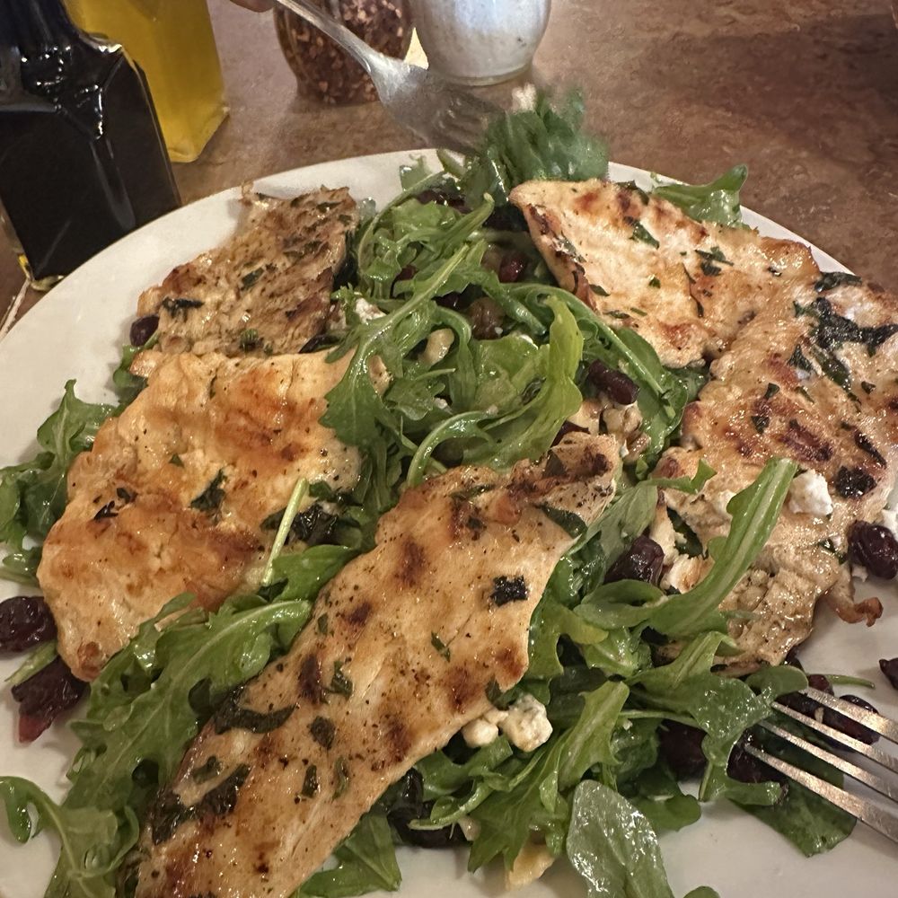 Arugula Salad with grilled chicken