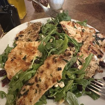 La Casa Bella - Arugula Salad with grilled chicken - Italian Near Me - Brooklyn, New York