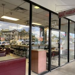 Giant Hamburgers - Exterior
