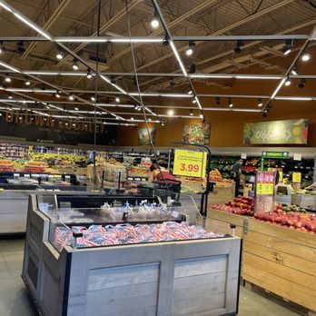 Metro Market - Produce area - Grocery Near Me - Madison, Wisconsin Metro Market - Produce area - Grocery Near Me - Madison, Wisconsin