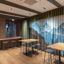Edelwyss Bistro & Bar at the Swiss Club