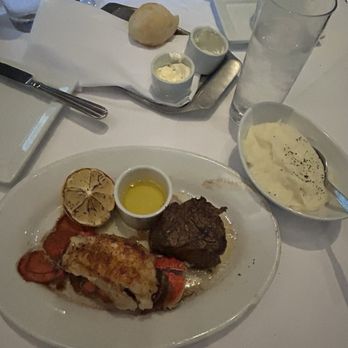 Ruth's Chris Steak House - Steakhouses Near Me - Wailea-Makena, Hawaii