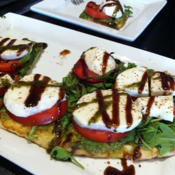 Bar Bistro - Flatbread appetizer - Cocktail Bars Near Me - Tacoma, Washington