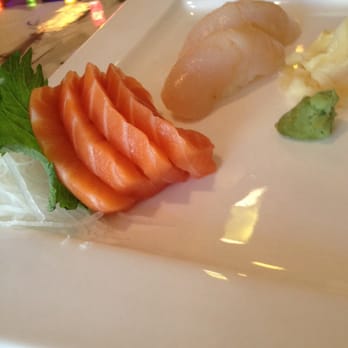 Kabuki Japanese Cuisine - Salmon sashimi and scallop sushi - Japanese Near Me - Lindenhurst, New York