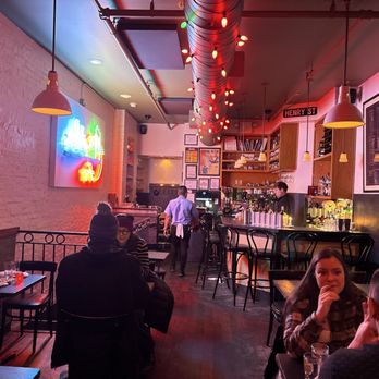 Henry's End - Vibe - New American Near Me - Brooklyn, New York