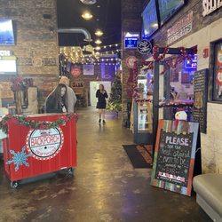 Backporch Drafthouse - Temple - Entry to place.