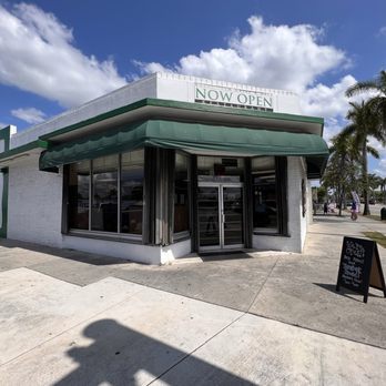Royal Palm Grill - Located on the corner of a buddy intersection - American Near Me - Homestead, Florida Royal Palm Grill - Located on the corner of a buddy intersection - American Near Me - Homestead, Florida