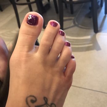 Five Star Nails & Spa - Technician: Kayla.  OPI purple with flower design - Nail Salons Near Me - Windermere, Florida