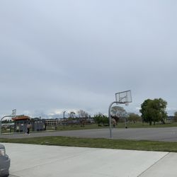 Windjammer Park - Basketball courts.