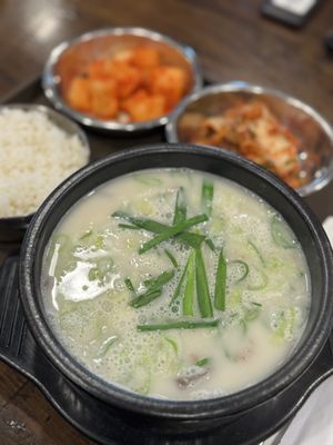 Moobongri Soondae (무봉리 순대국 샌디에고) by null