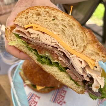 Lee's Sandwiches - Vietnamese Near Me - LakeBalboa, California Lee's Sandwiches - Vietnamese Near Me - LakeBalboa, California