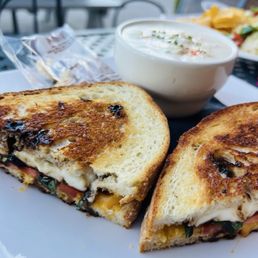 Caprese Grilled Cheese