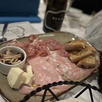La Luce - Charcuterie board - Italian Near Me - Orlando, Florida La Luce - Charcuterie board - Italian Near Me - Orlando, Florida