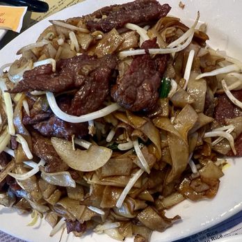 Best BBQ - Beef Chow Fun... ALWAYS GOTTA GET THIS! - Barbeque Near Me - Chamblee, Georgia