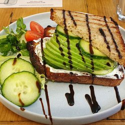 Mikkels - "Mamas Liebling" - Brot mit Avocado u Frischkäse