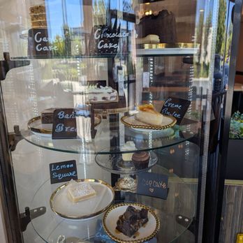 Chicken N Waffles - Many dessert choices! 7/26/25 - Southern Near Me - Sacramento, California Chicken N Waffles - Many dessert choices! 7/26/25 - Southern Near Me - Sacramento, California
