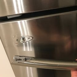  Best Buy - Hollow handle with plastic connection. Samsung quality?